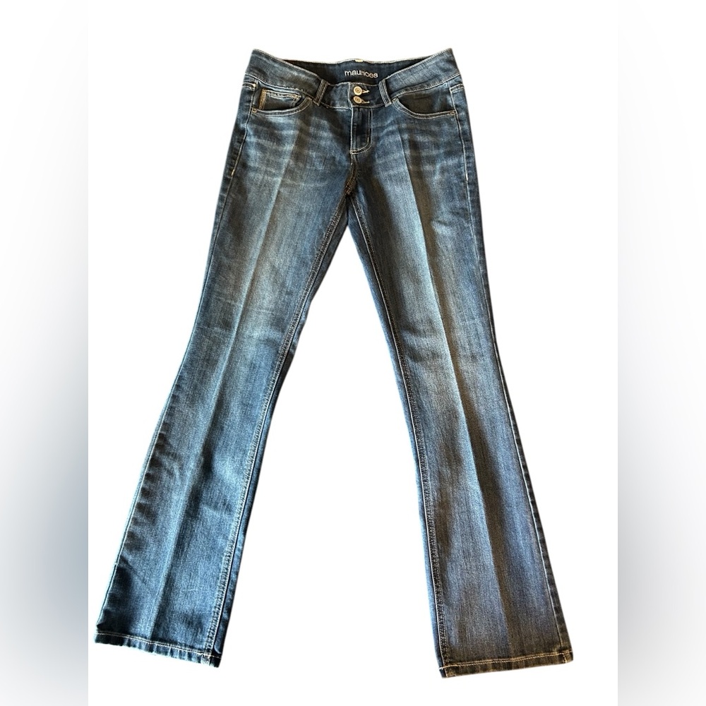 Maurices Mid Rise Reg. Boot Cut. Blue Jeans. Size 6. Gently Used.